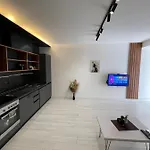 Your City Centre شقة تيرانا